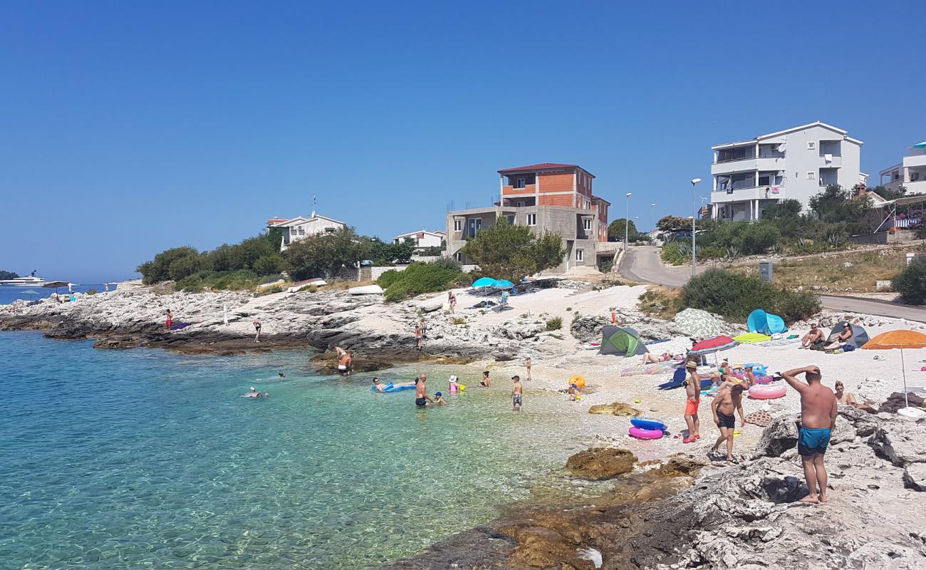 Zecevo beach'in fotoğrafı bej çakıl yüzey ile