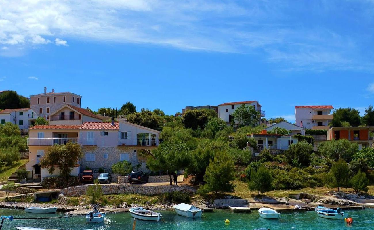Sevid beach'in fotoğrafı kayalık arazi yüzey ile