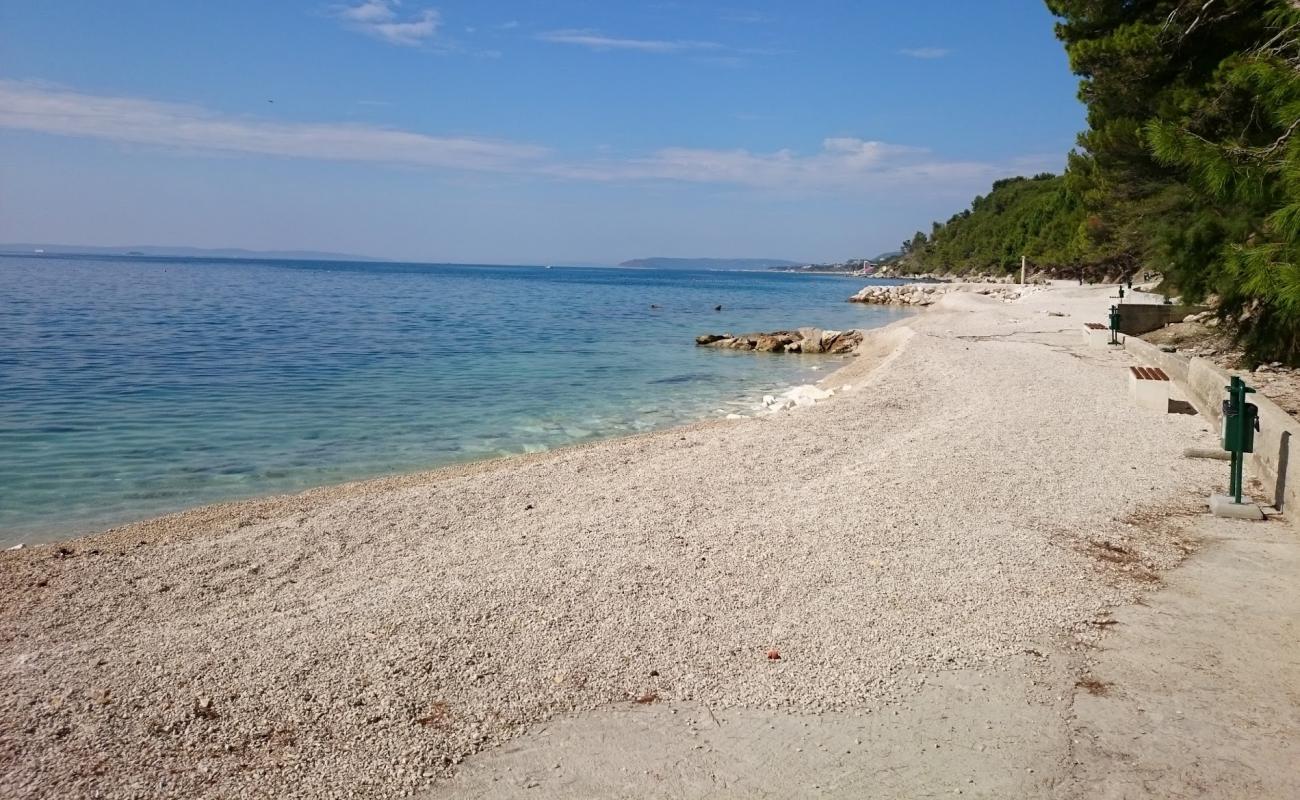 Stobrec Jug Plajı'in fotoğrafı hafif çakıl yüzey ile