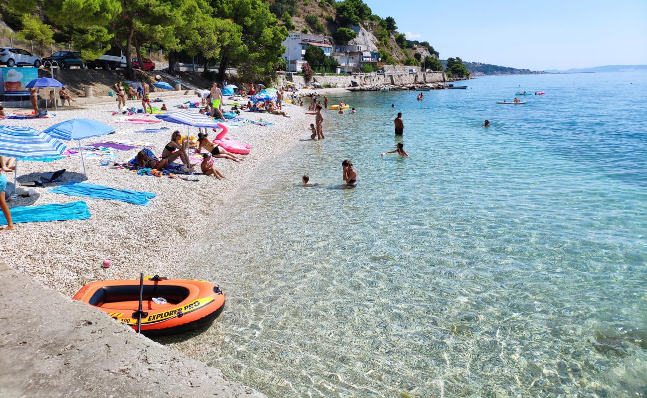 Krilo beach'in fotoğrafı hafif ince çakıl taş yüzey ile