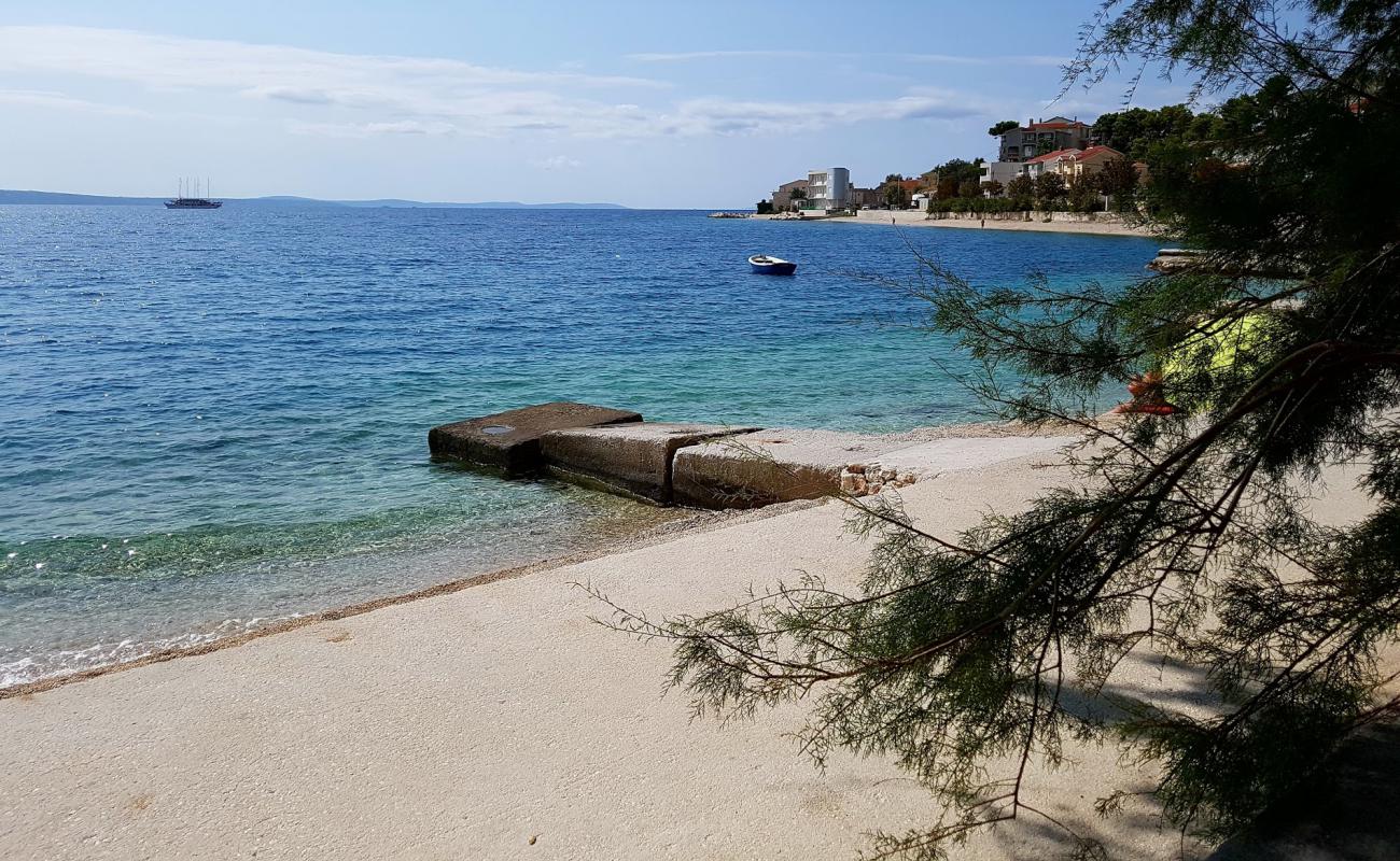 Plaza Orij'in fotoğrafı hafif çakıl yüzey ile