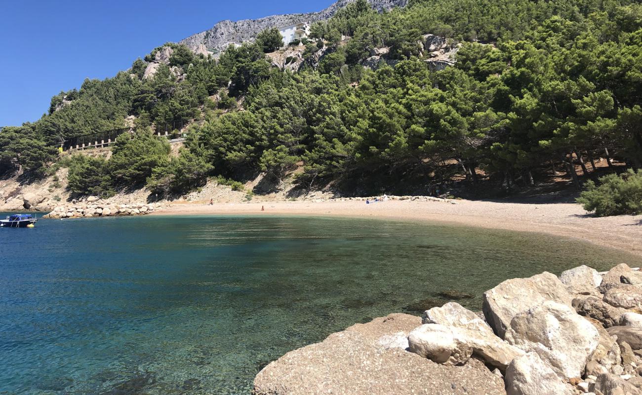 Plaza Camac'in fotoğrafı bej çakıl yüzey ile