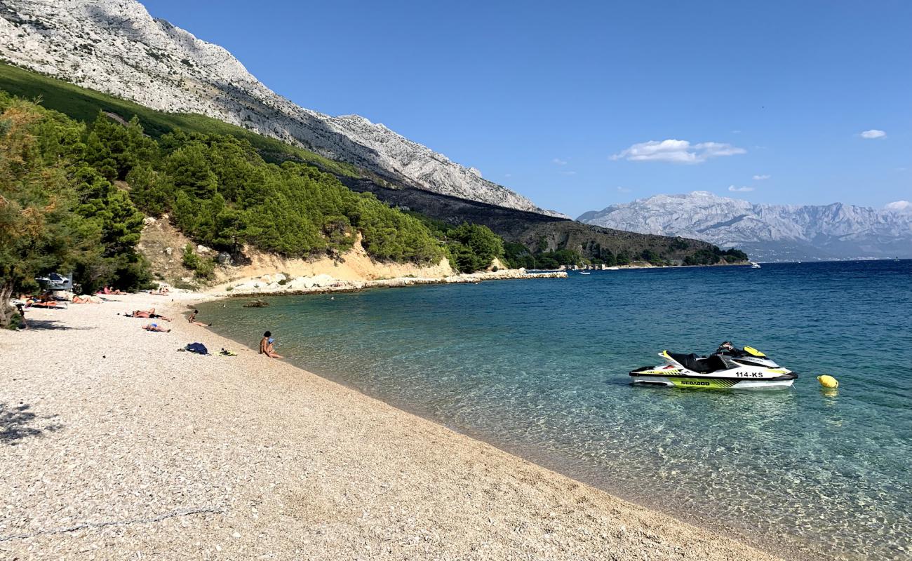 Plaza Artina'in fotoğrafı hafif çakıl yüzey ile