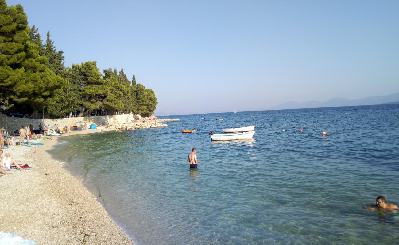 Plaza Mala Duba'in fotoğrafı hafif ince çakıl taş yüzey ile