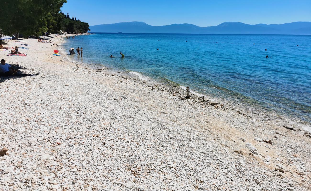 Plaza Gornja Vala'in fotoğrafı hafif çakıl yüzey ile