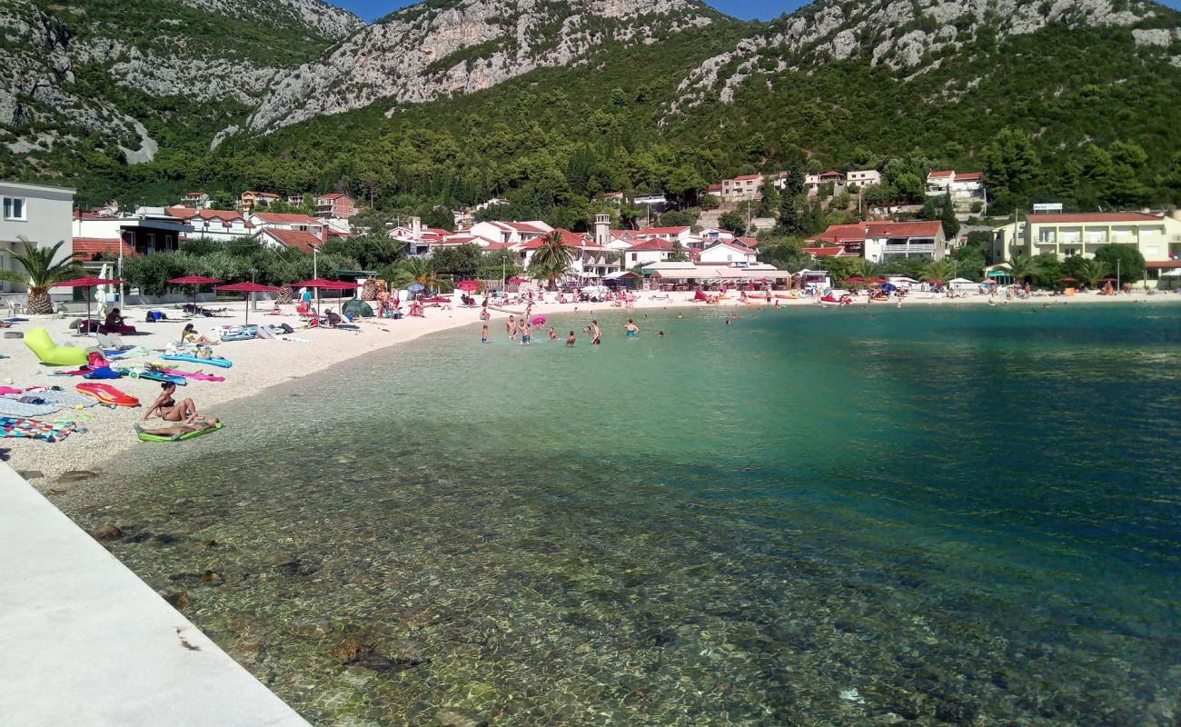 Plaza Klek'in fotoğrafı küçük bej çakıl yüzey ile