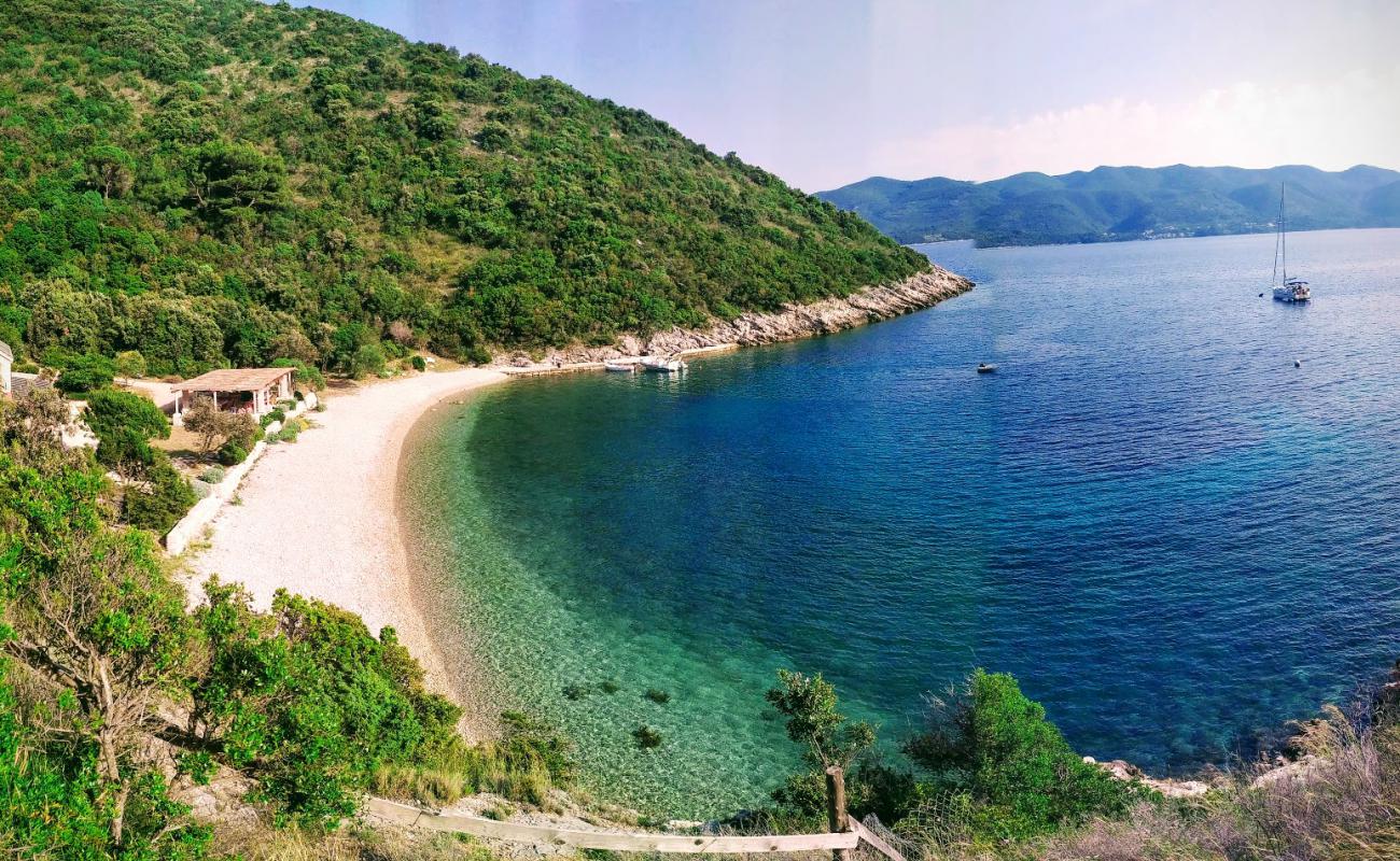 Viganj beach'in fotoğrafı bej çakıl yüzey ile