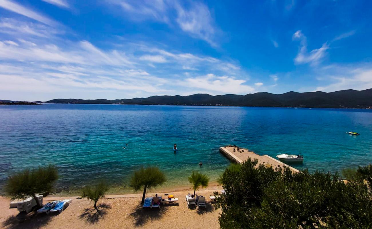 Viganj II beach'in fotoğrafı hafif ince çakıl taş yüzey ile