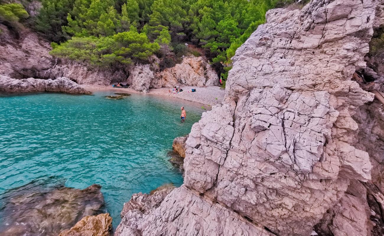 Drance beach'in fotoğrafı hafif çakıl yüzey ile