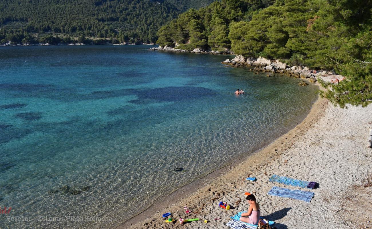 Kremena beach'in fotoğrafı hafif ince çakıl taş yüzey ile