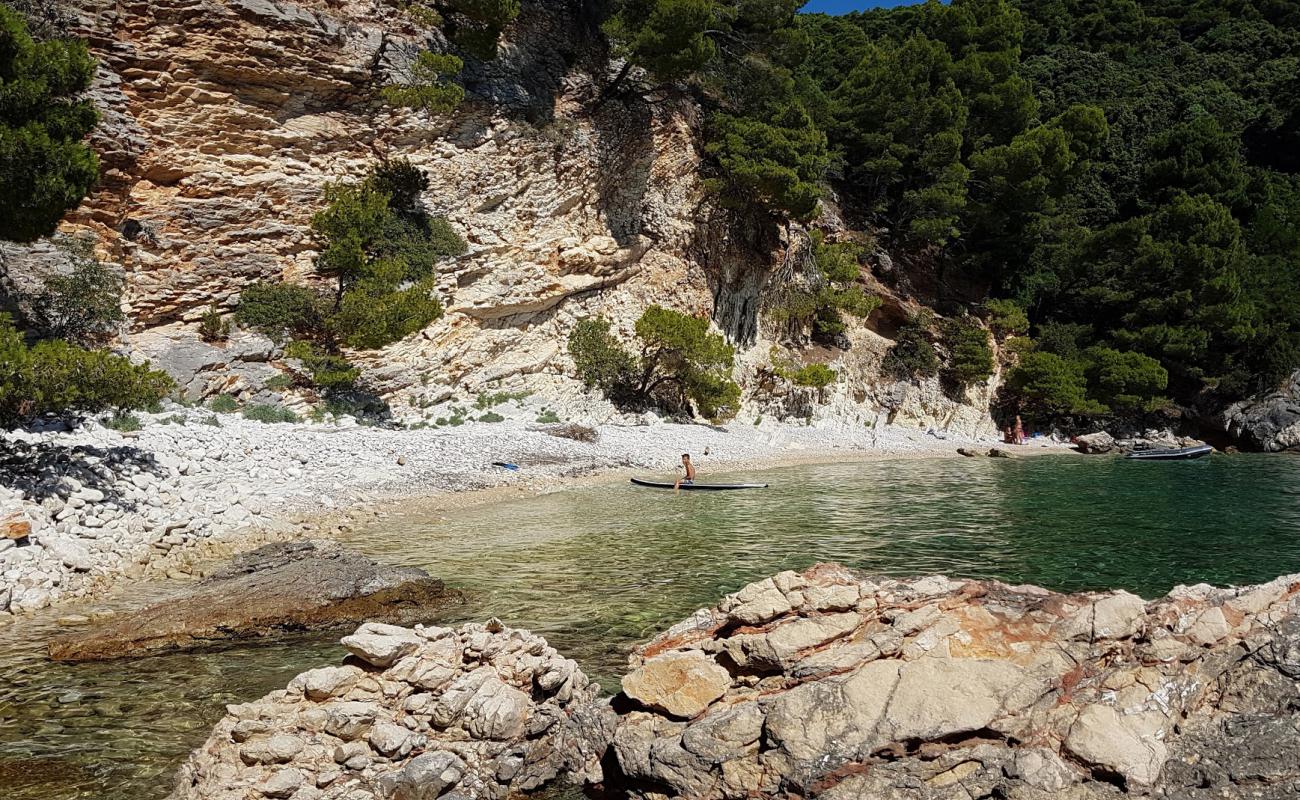 Lirica beach'in fotoğrafı hafif çakıl yüzey ile