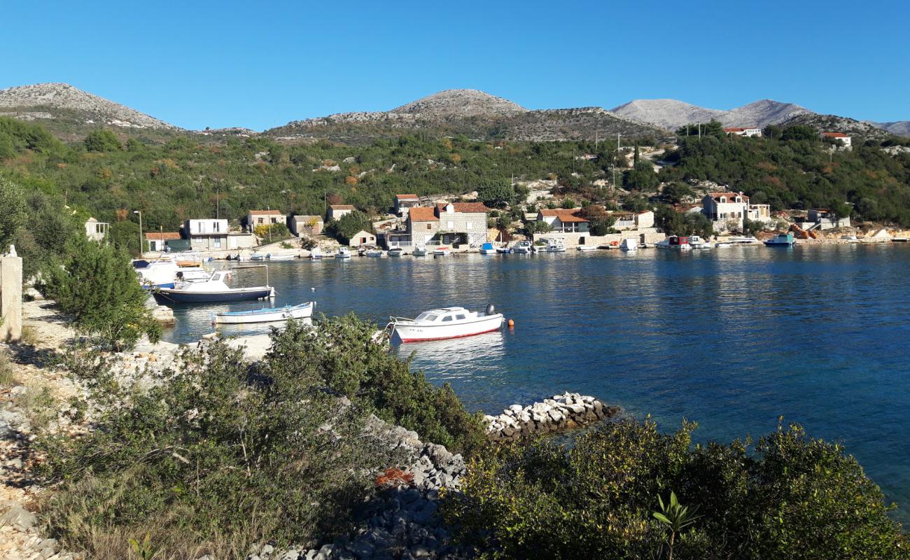 Krucica beach'in fotoğrafı hafif çakıl yüzey ile