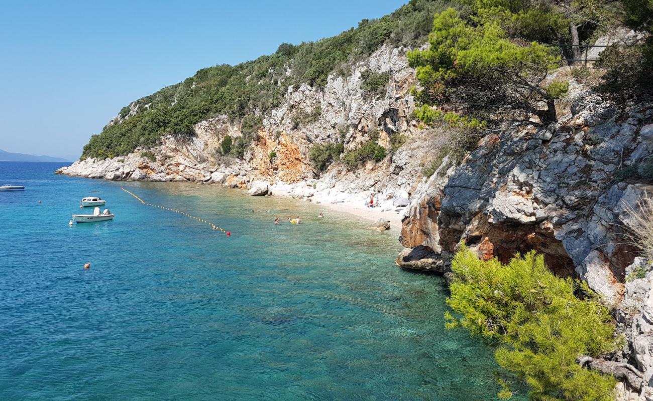 Orasac beach'in fotoğrafı bej çakıl yüzey ile