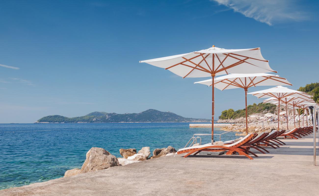 Sun Gardens beach'in fotoğrafı beton kapak yüzey ile