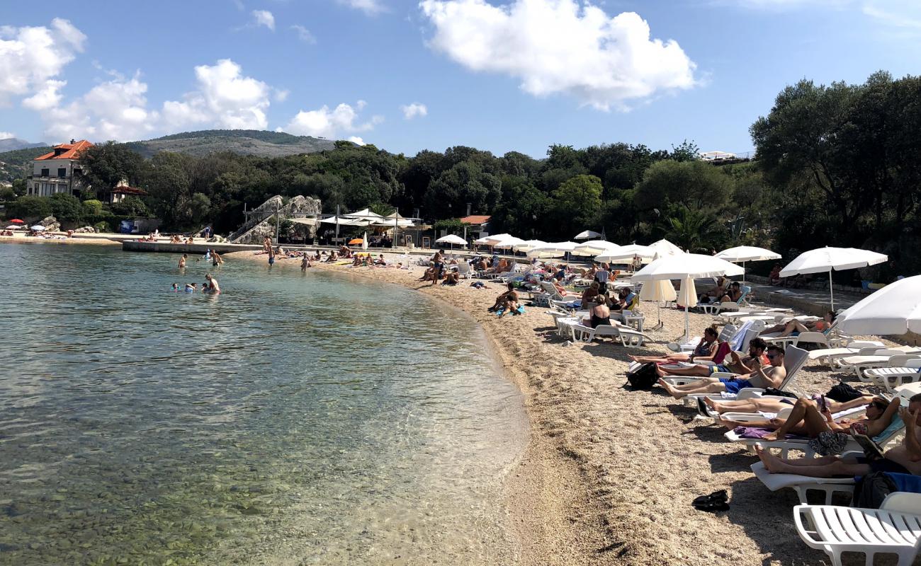 Copacabana beach'in fotoğrafı hafif ince çakıl taş yüzey ile