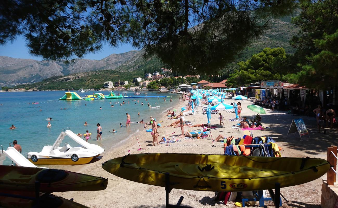 Zal beach'in fotoğrafı gri kum ve çakıllar yüzey ile