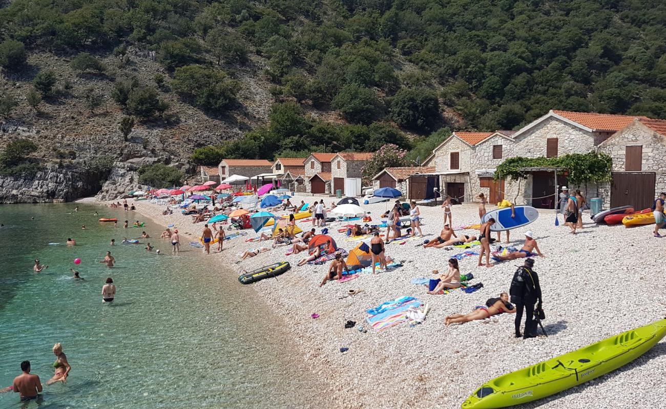 Beli beach'in fotoğrafı hafif çakıl yüzey ile