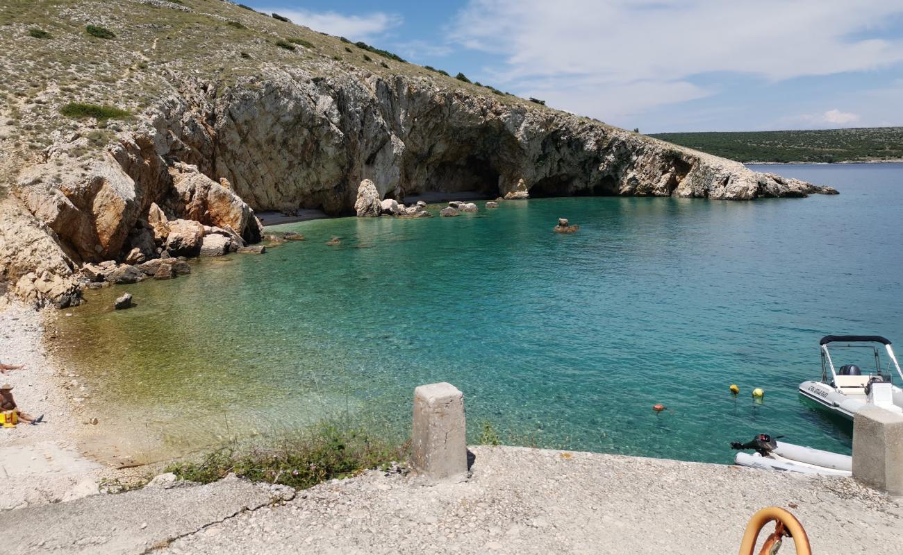 Koromacna beach'in fotoğrafı hafif çakıl yüzey ile