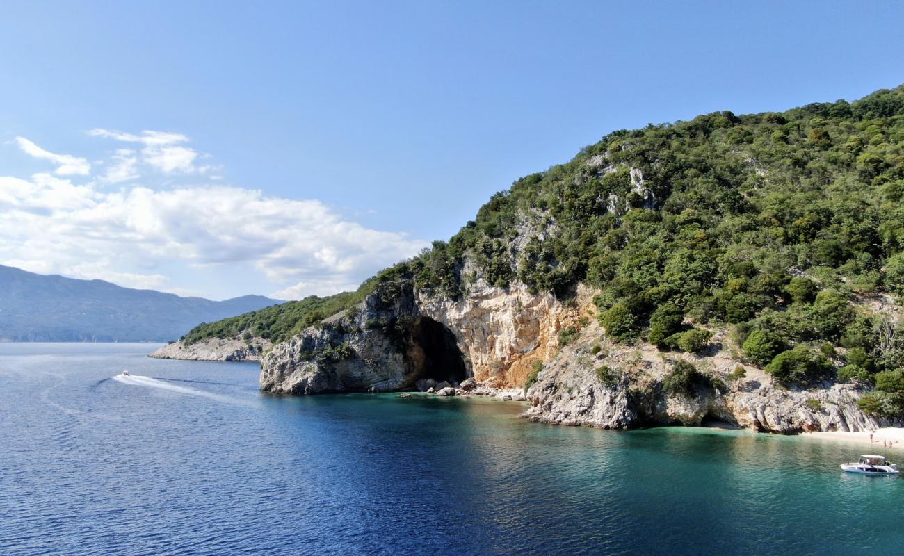 Filozici beach'in fotoğrafı beyaz çakıl taş yüzey ile