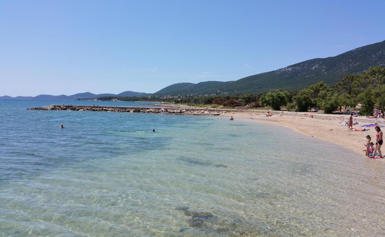 Lopari beach'in fotoğrafı küçük bej çakıl yüzey ile