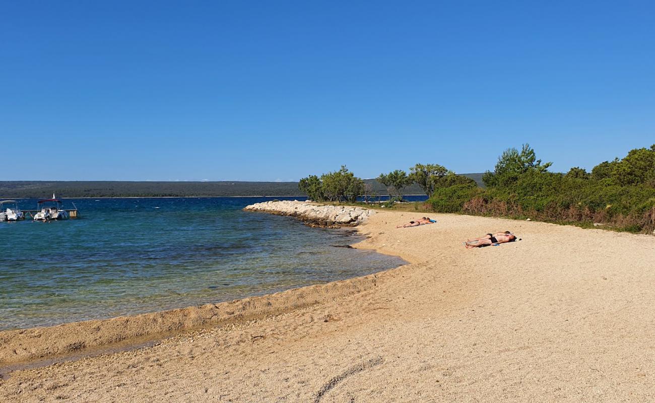 Galboka beach II'in fotoğrafı beton kaplı yüzey yüzey ile