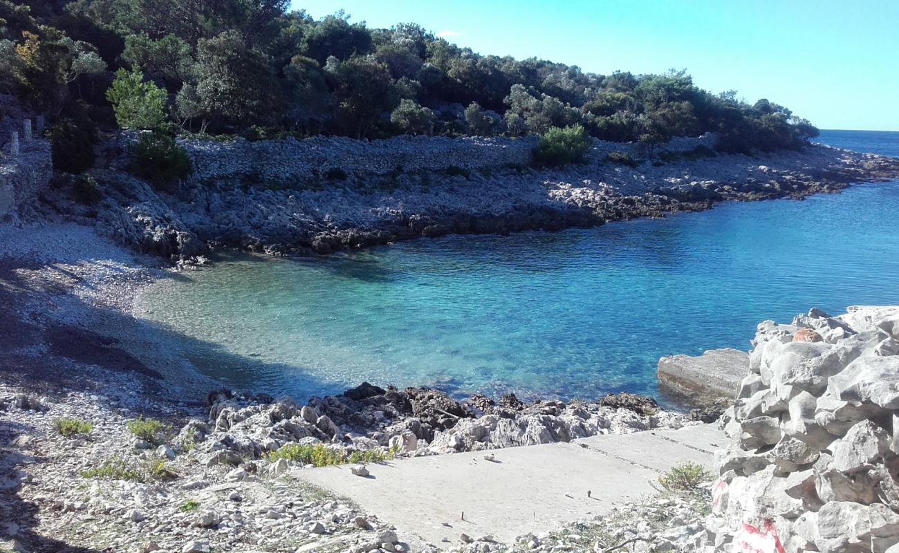 Vela Draga'in fotoğrafı bej çakıl yüzey ile