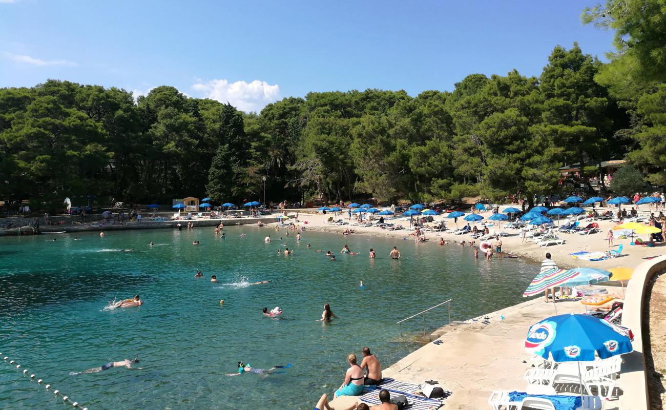 Veli Zal II beach'in fotoğrafı i̇nce bej kum yüzey ile