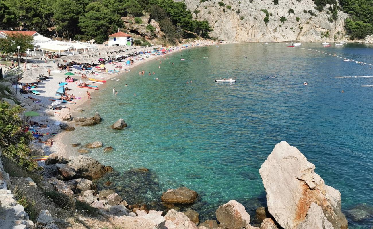 Plaza Bunculuka'in fotoğrafı beyaz çakıl taş yüzey ile