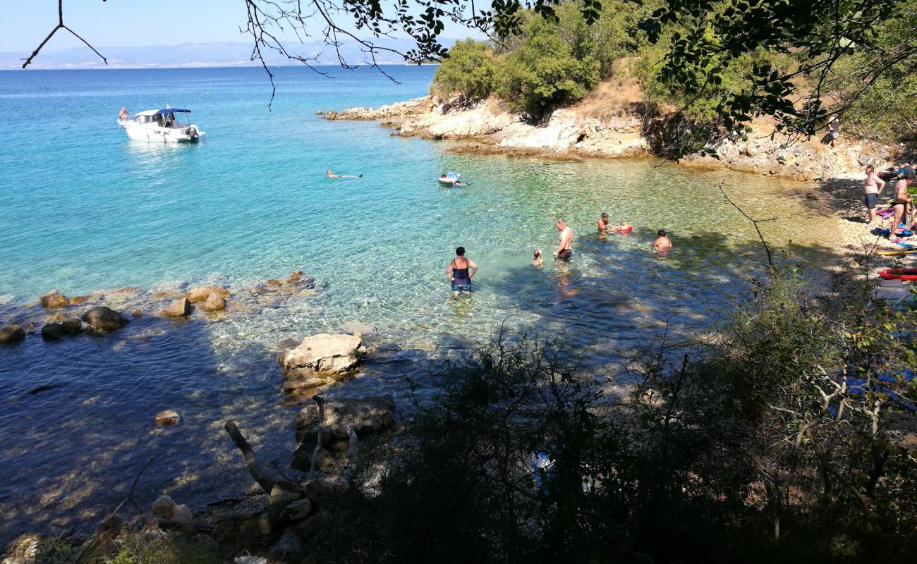 Pero beach'in fotoğrafı hafif çakıl yüzey ile