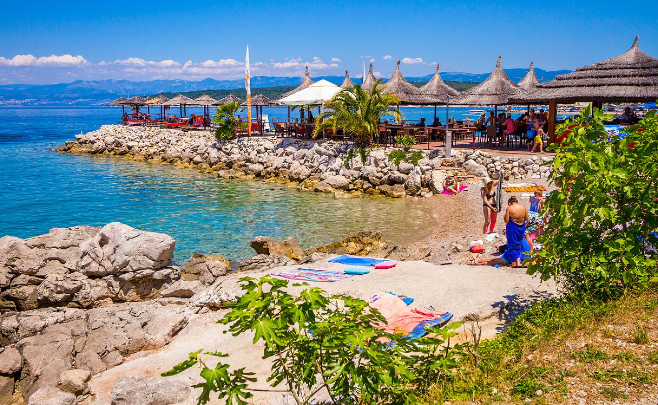 Miramare Plajı'in fotoğrafı hafif ince çakıl taş yüzey ile