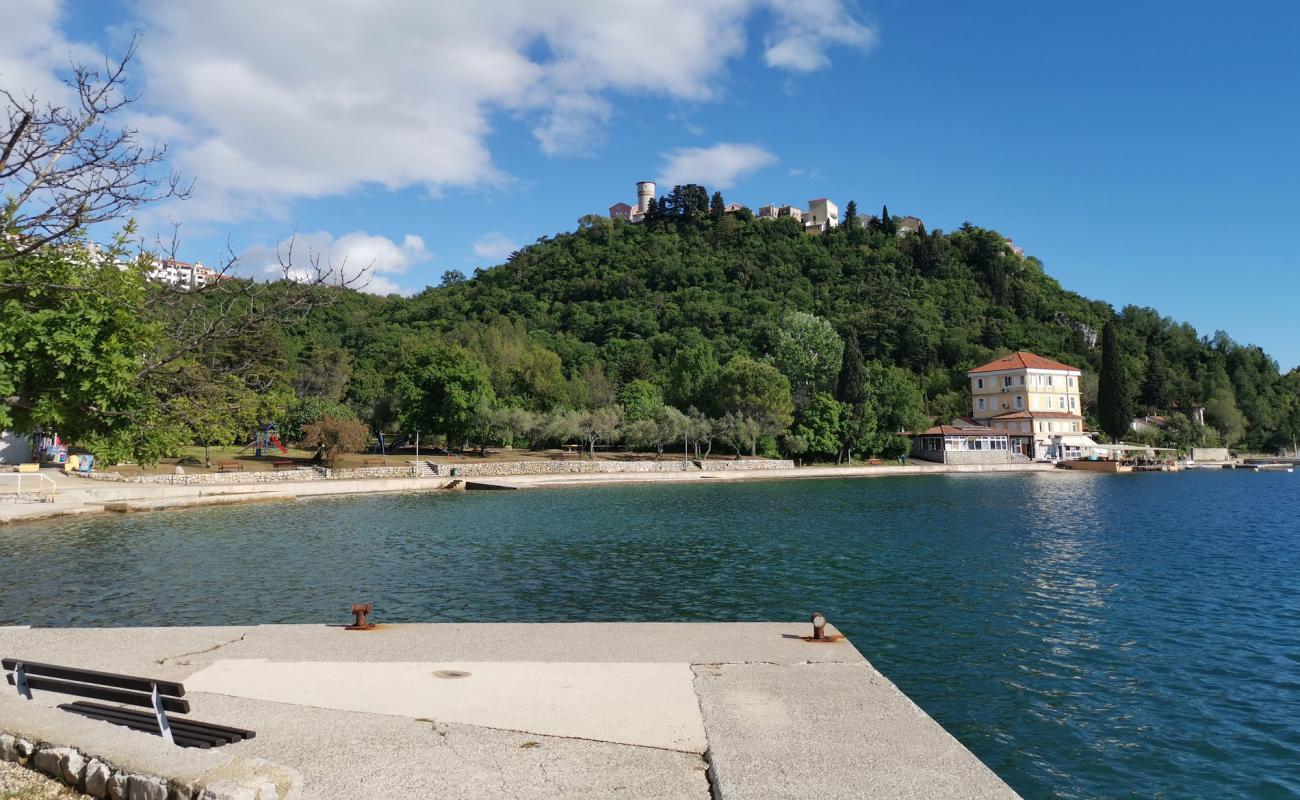 Hotel Ucka beach'in fotoğrafı beton kapak yüzey ile