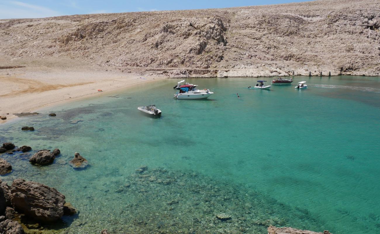 Mag beach'in fotoğrafı hafif ince çakıl taş yüzey ile