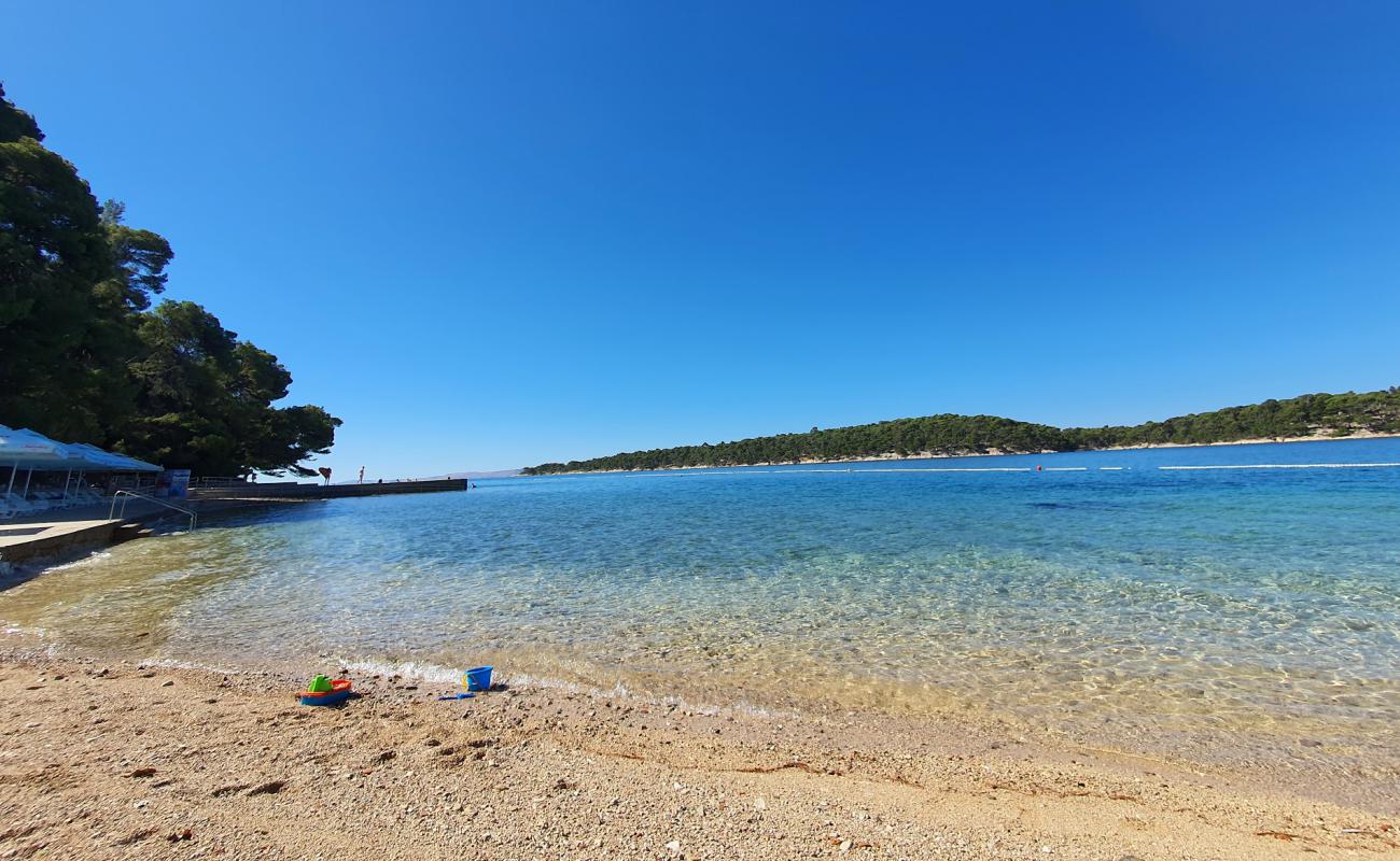 Skver beach'in fotoğrafı açık bej kum yüzey ile