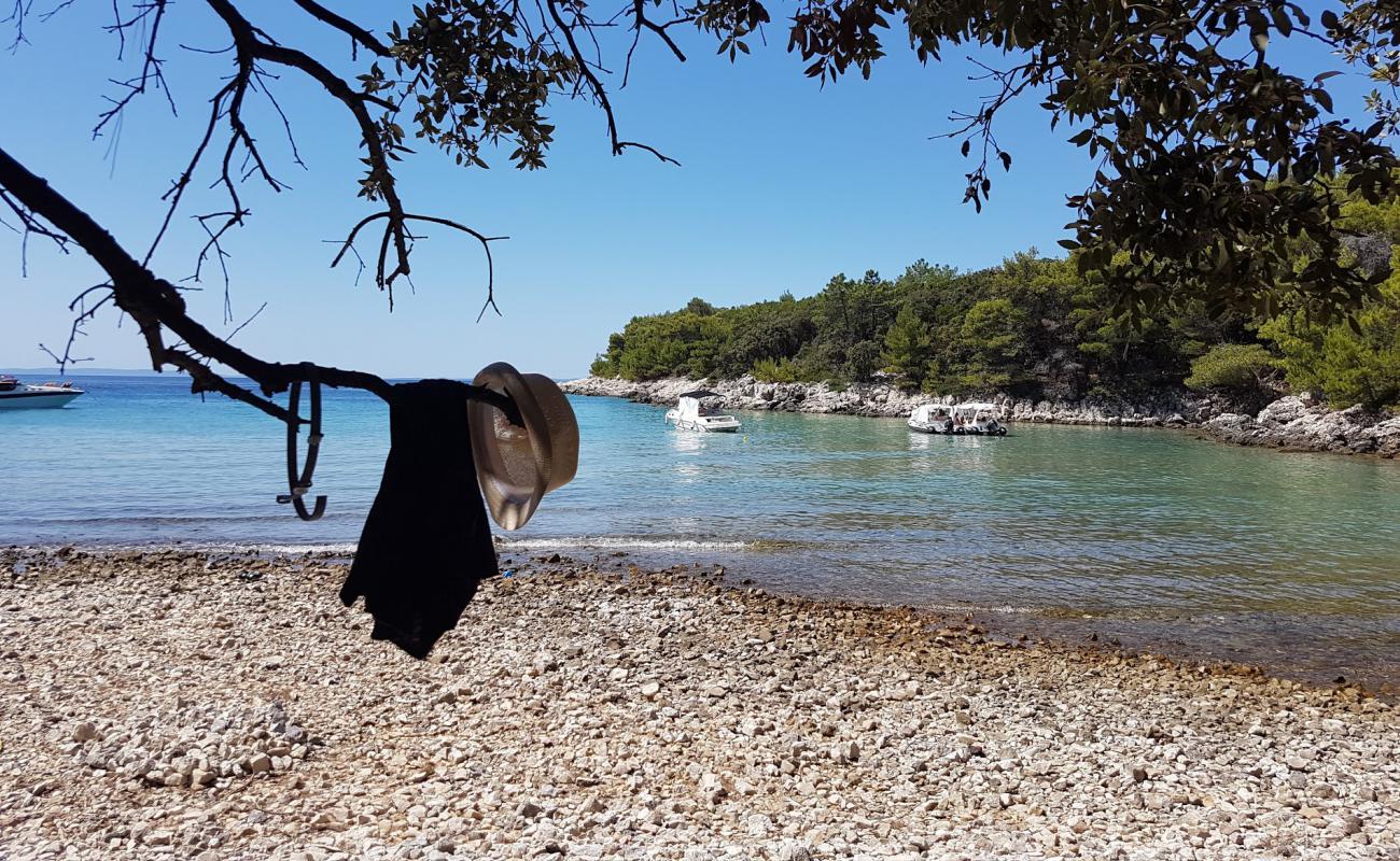 Valsika II beach'in fotoğrafı kayalık arazi yüzey ile