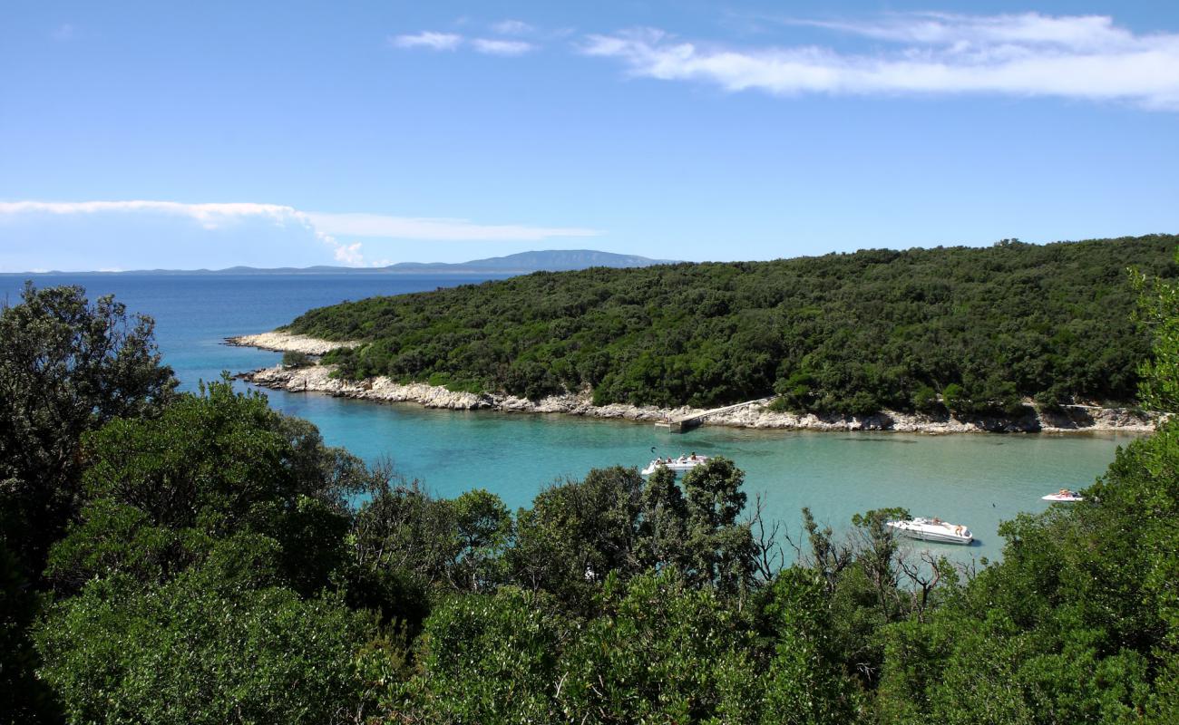 St. Mara II beach'in fotoğrafı parlak kum ve kayalar yüzey ile