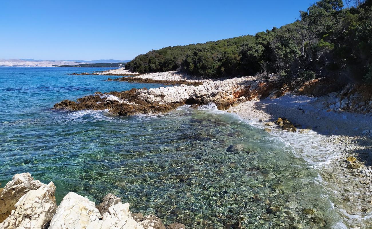 Uvala Valsika'in fotoğrafı kayalık arazi yüzey ile