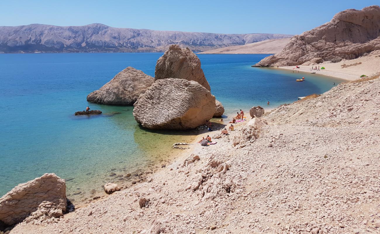 Beritnica beach'in fotoğrafı hafif çakıl yüzey ile