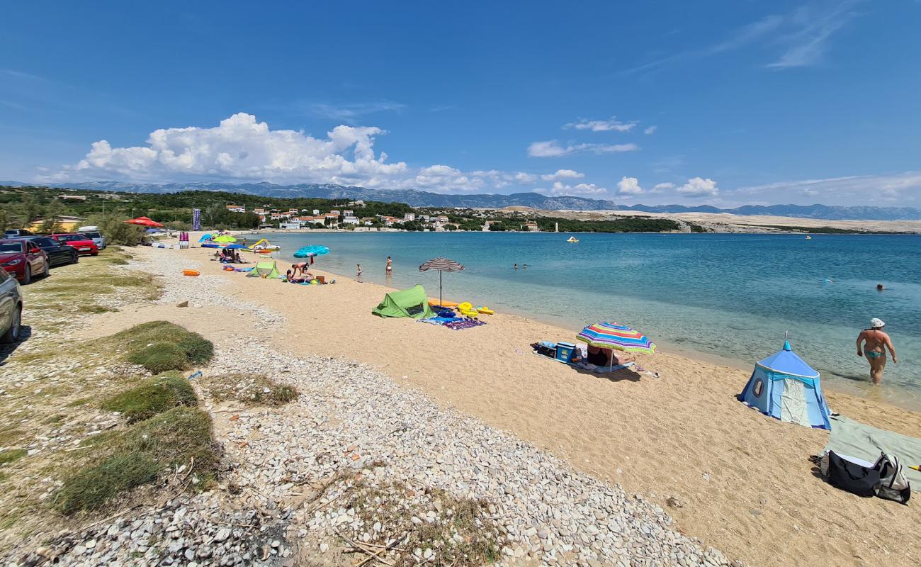 Caska beach'in fotoğrafı hafif ince çakıl taş yüzey ile