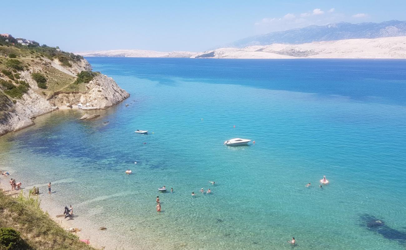 Kozlinjak beach'in fotoğrafı hafif ince çakıl taş yüzey ile