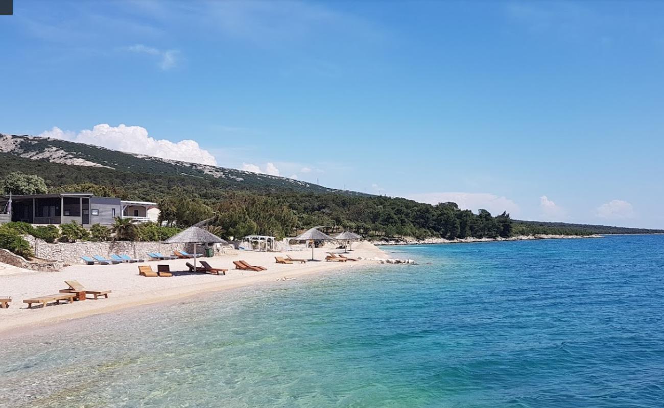 Simuni beach'in fotoğrafı küçük bej çakıl yüzey ile