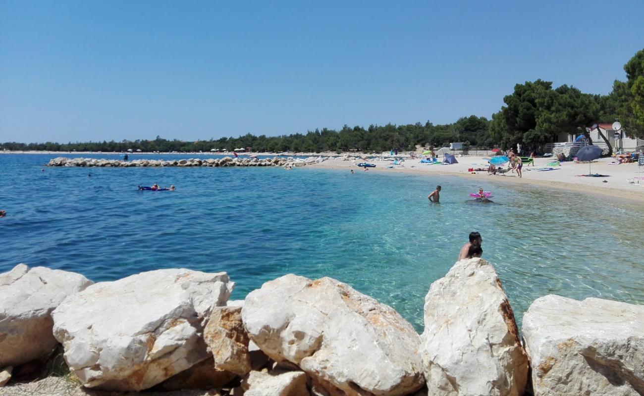 Simuni II beach'in fotoğrafı küçük bej çakıl yüzey ile