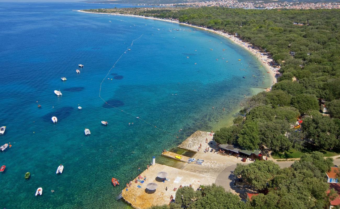 Strasko beach'in fotoğrafı hafif çakıl yüzey ile