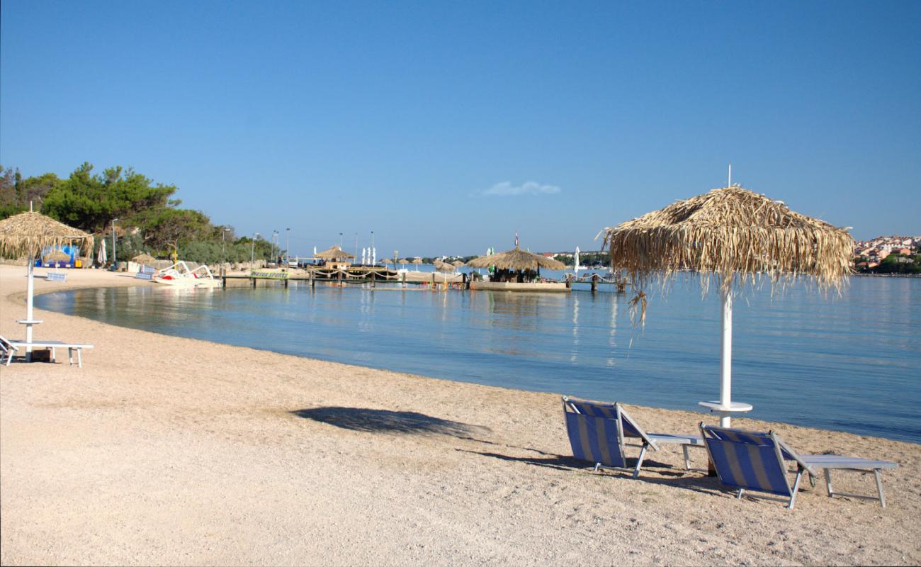 Vrtic beach'in fotoğrafı hafif ince çakıl taş yüzey ile