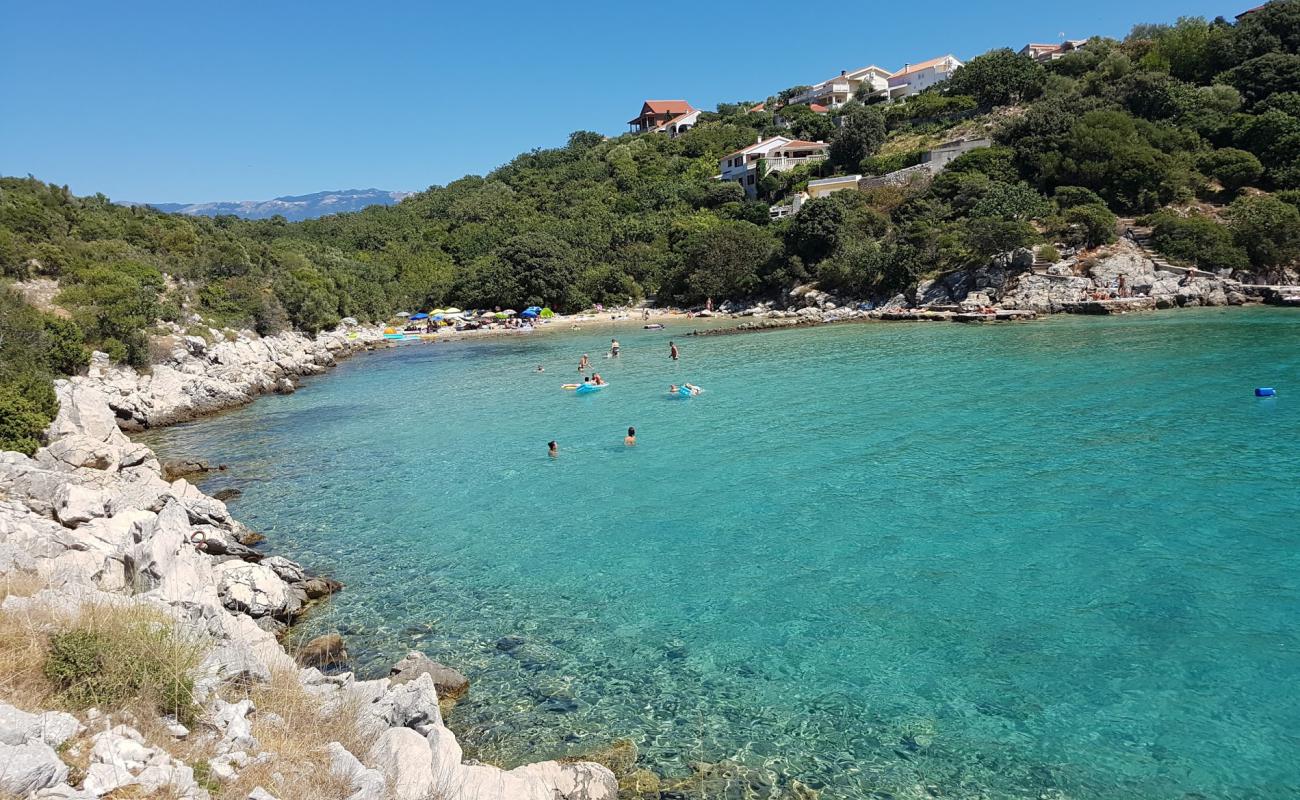 Kukurina beach'in fotoğrafı parlak kum yüzey ile