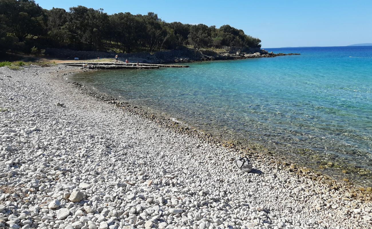 Slatina Bay II'in fotoğrafı bej çakıl yüzey ile