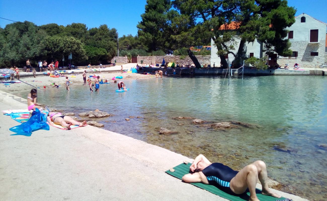Pjescana plaza'in fotoğrafı kahverengi kum yüzey ile