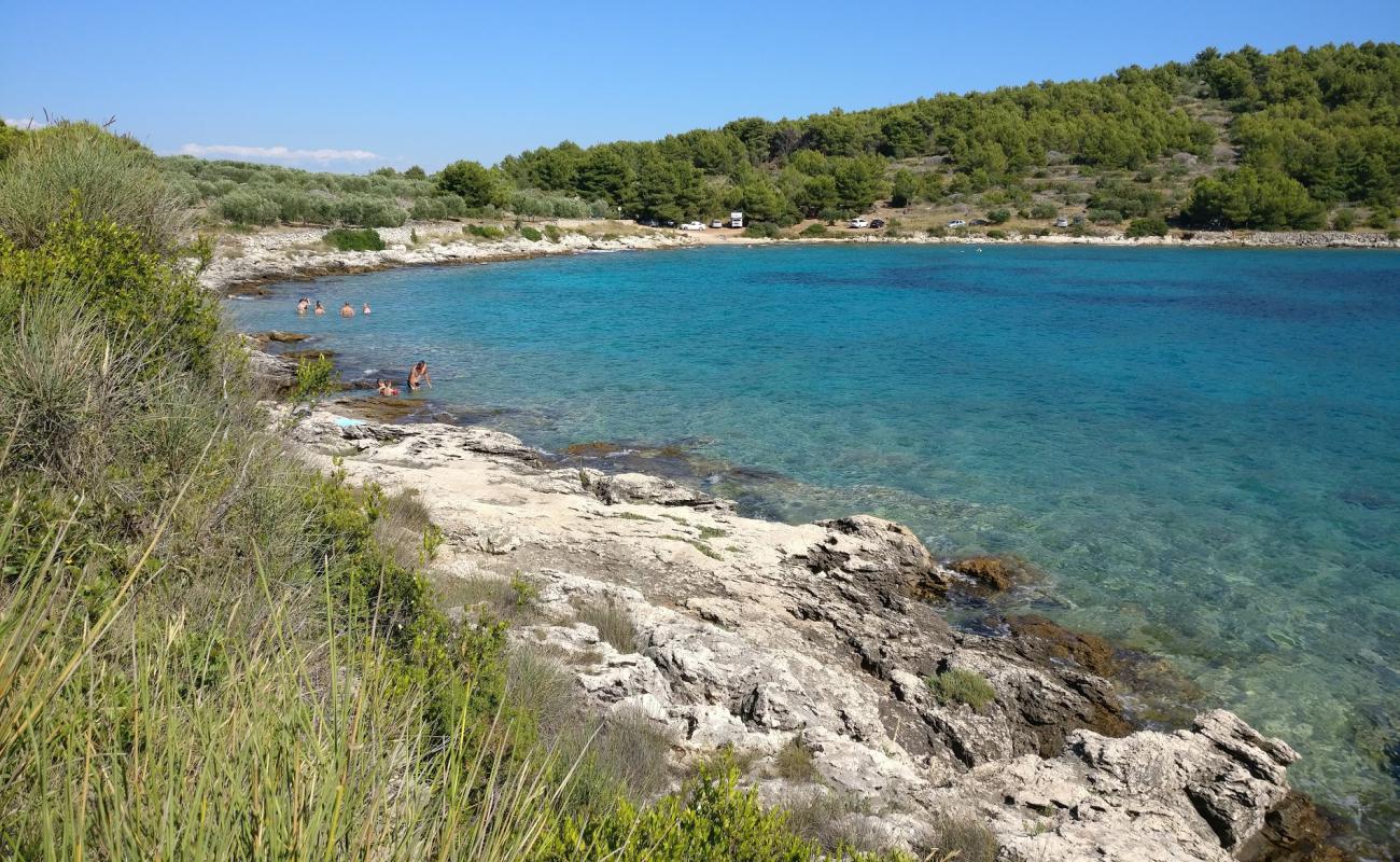 Koromasna uvala'in fotoğrafı kayalık arazi yüzey ile