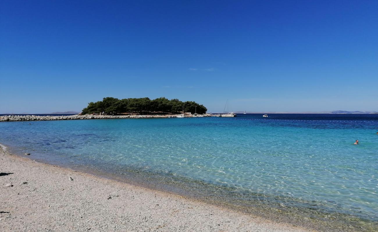 Plaza Murter'in fotoğrafı hafif çakıl yüzey ile