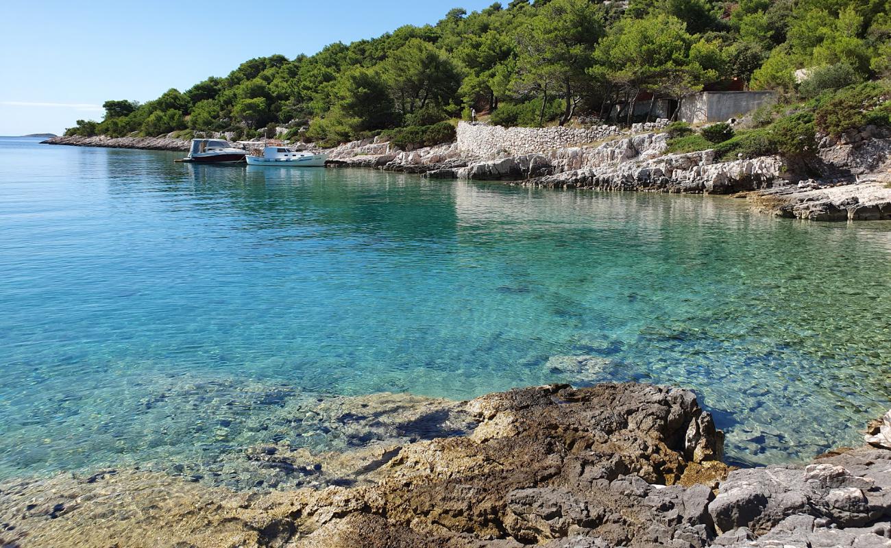 Mala Nozdra'in fotoğrafı taşlar yüzey ile