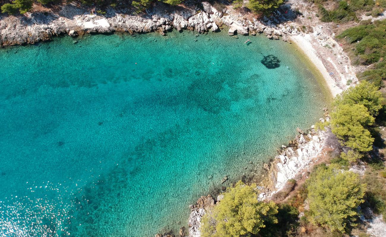 Labadusa beach II'in fotoğrafı küçük bej çakıl yüzey ile